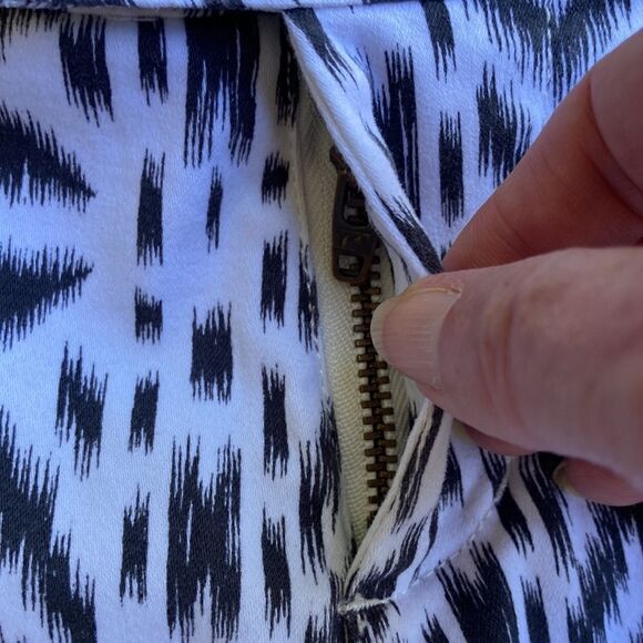 Volcom Black/White Geometric Chino Board Shorts Juniors Size 13 - Picture 4 of 11